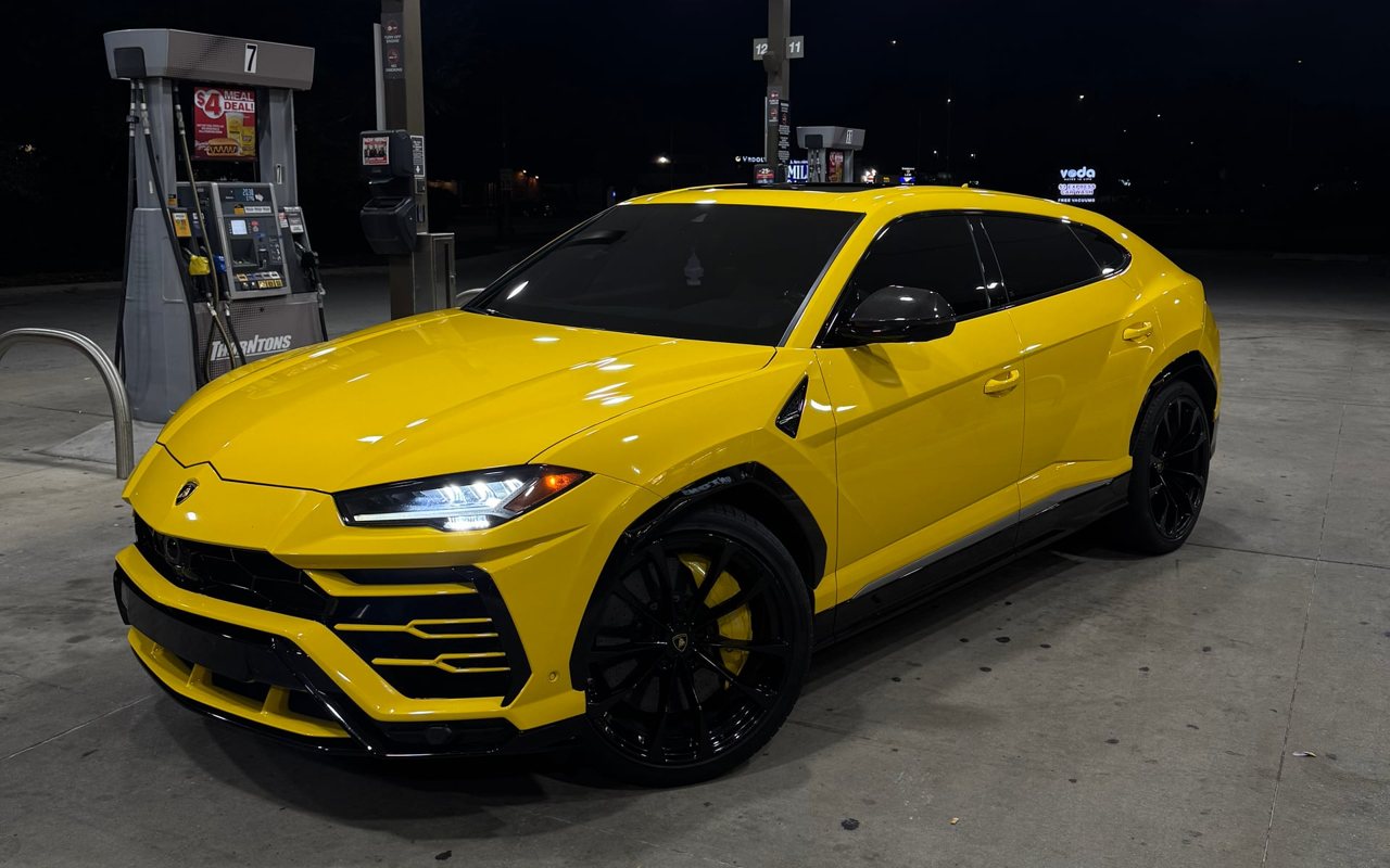 Lamborghini Urus Stage 2 (Yellow) rental in Chicago, photo of the actual car
